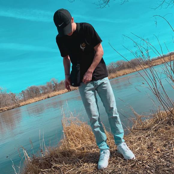 Meet your Posher, Dylan - Picture 1 of 1